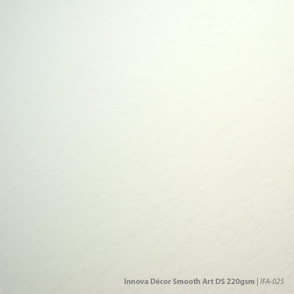 IFA25 Décor Smooth Art DS 220 A4 von Innova, glattes Kunstdruckpapier in hellem Cremeweiß, 25 Blatt